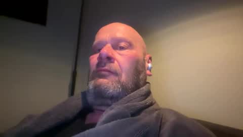 Snapshot of bigmike3339 chatting on February 3, 6:02 am bigmike3339 online show from February 3, 6:02 am