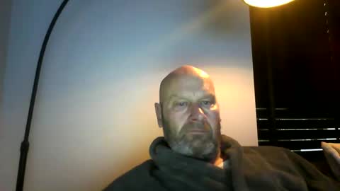 Snapshot of bigmike3339 chatting on December 14, 8:34 am bigmike3339 online show from December 14, 8:34 am