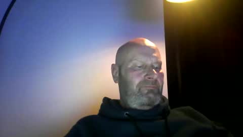 Snapshot of bigmike3339 chatting on January 2, 8:02 pm bigmike3339 online show from January 2, 8:02 pm