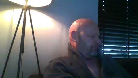 Snapshot of bigmike3339 chatting on March 12, 7:46 am bigmike3339 online show from March 12, 7:46 am