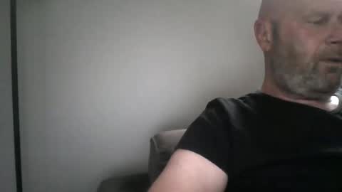 Snapshot of bigmike3339 chatting on October 28, 9:56 am bigmike3339 online show from October 28, 9:56 am