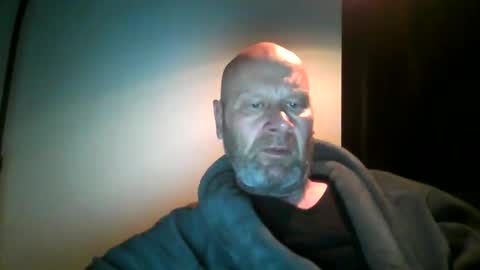 Snapshot of bigmike3339 chatting on January 13, 5:33 am bigmike3339 online show from January 13, 5:33 am