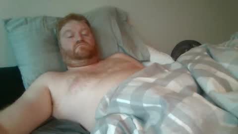 Snapshot of bigred92899 chatting on October 4, 12:21 pm bigred92899 online show from October 4, 12:21 pm