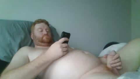 Snapshot of bigred92899 chatting on September 21, 9:37 pm bigred92899 online show from September 21, 9:37 pm