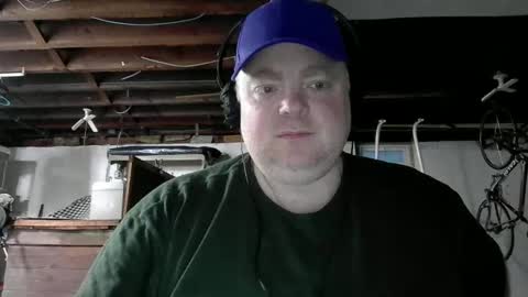 Big Red online show from May 10, 11:28 pm