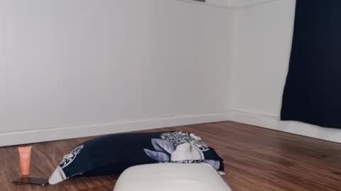 bilie11 online show from March 16, 5:44 am