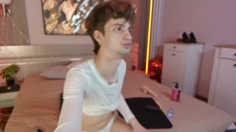 Bimbo boy online show from May 24, 4:35 pm