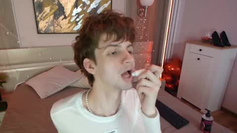 Bimbo boy online show from May 29, 2:05 pm