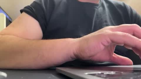 bipeni online show from December 4, 9:11 pm