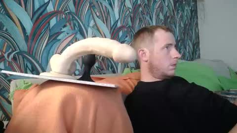 Snapshot of bizoukey15 chatting on September 13, 2:23 am bizoukey15 online show from September 13, 2:23 am