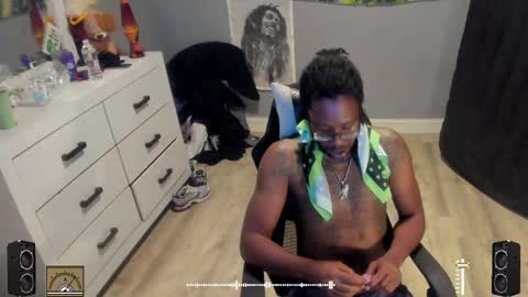 Snapshot of blaccanalmatters chatting on September 29, 11:00 pm Plant Base Streamers From Pennsylvania online show from September 29, 11:00 pm