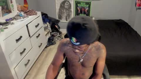 Plant Base Streamers From Pennsylvania online show from December 3, 11:55 pm