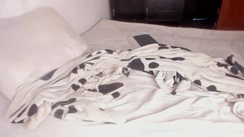 blackandwhite1_ online show from December 1, 8:28 am