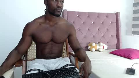 Snapshot of blacknikes chatting on February 4, 9:07 am Twtter 1MikeBeckford            Onlyfns beckfordmike online show from February 4, 9:07 am