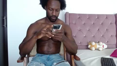 Snapshot of blacknikes chatting on January 28, 12:43 pm Twtter 1MikeBeckford            Onlyfns beckfordmike online show from January 28, 12:43 pm