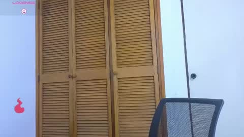 blade_miller_ online show from June 3, 2:33 pm