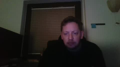 Snapshot of blonde32m chatting on December 8, 1:24 am blonde32m online show from December 8, 1:24 am