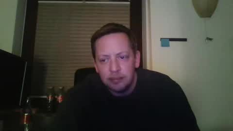 Snapshot of blonde32m chatting on January 1, 1:04 am blonde32m online show from January 1, 1:04 am