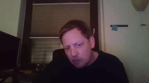 Snapshot of blonde32m chatting on March 7, 11:47 pm blonde32m online show from March 7, 11:47 pm