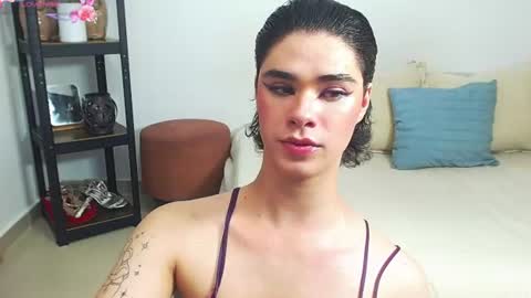 model independent  online show from July 23, 12:35 pm