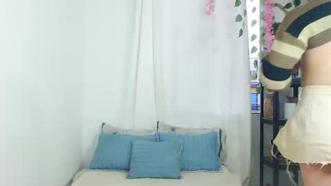model independent  online show from July 16, 11:01 pm