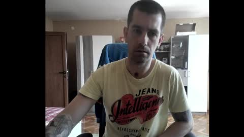 Runaway online show from April 19, 9:20 am