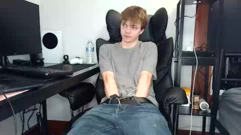 bobby72738 online show from October 25, 2:35 am