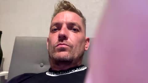 Snapshot of boomfxx1985 chatting on September 17, 9:05 pm boomfxx1985 online show from September 17, 9:05 pm