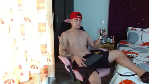 booyhott_ online show from October 22, 7:49 pm