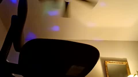 boredaf6678 online show from March 25, 12:25 am