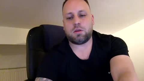 hugo online show from April 12, 1:20 am