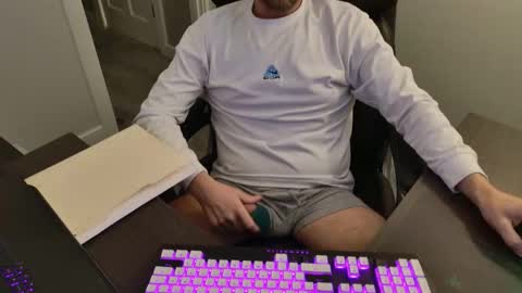 Snapshot of bostonmarine31 chatting on February 17, 8:36 pm bostonmarine31 online show from February 17, 8:36 pm