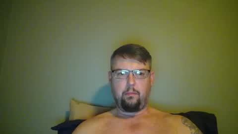 bowtieguy84 online show from April 15, 2:22 am