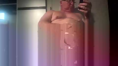 boxerxx986883 online show from May 2, 8:22 pm