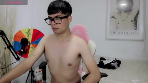 Aaron online show from December 27, 7:24 pm