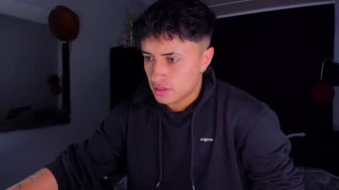 boy_nauthy online show from March 5, 6:12 am