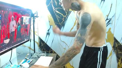 boy_tatto77 online show from March 28, 1:11 pm