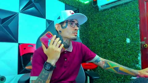 boy_tatto77 online show from April 4, 12:29 am