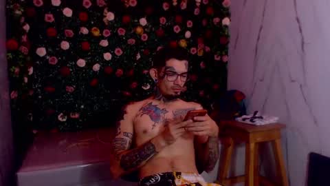 boy_tatto77 online show from May 23, 11:48 am
