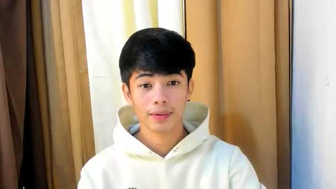 HI IM JAMES DONT FORGET GIVE ME THUMBS UP AND JOIN TO MY FANCLUB online show from February 2, 4:15 pm