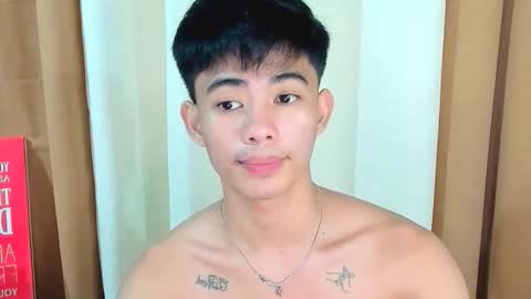 HI IM JAMES DONT FORGET GIVE ME THUMBS UP AND JOIN TO MY FANCLUB online show from November 29, 10:34 pm