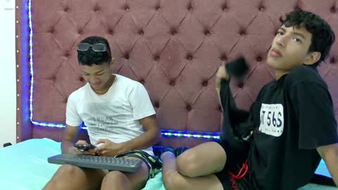 ALEX - TAYLER  -MIKE online show from February 6, 1:54 pm