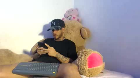 boyzac_ online show from June 3, 1:40 am