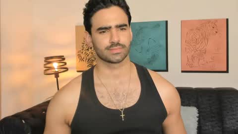 bradleymartin7 online show from April 10, 3:52 pm