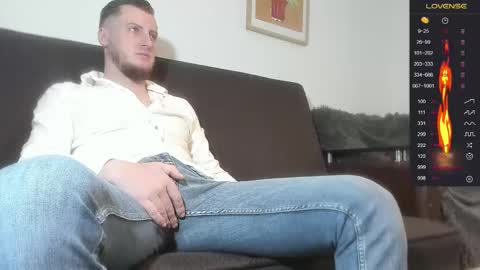 Snapshot of bradryder__ chatting on February 17, 1:42 pm Call me Alex online show from February 17, 1:42 pm