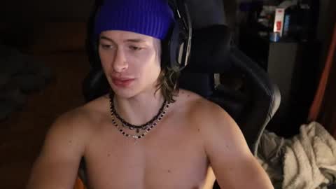 brentonverde online show from December 18, 11:01 pm