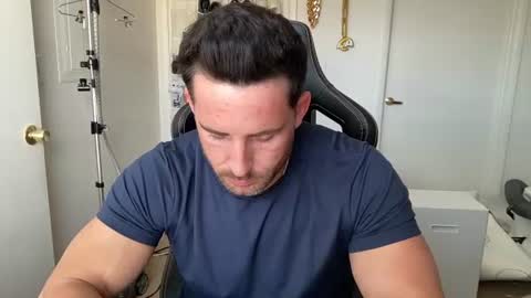 Brett Mycles online show from July 25, 9:33 pm