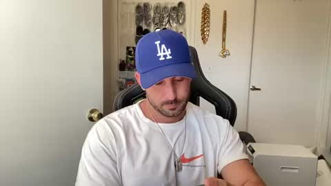 Brett Mycles online show from July 28, 9:47 pm