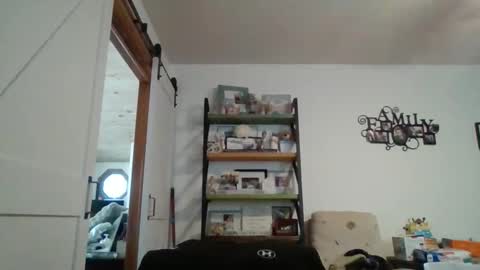 hey online show from October 29, 8:12 pm