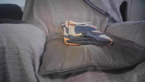 raining down on me online show from January 8, 10:37 pm